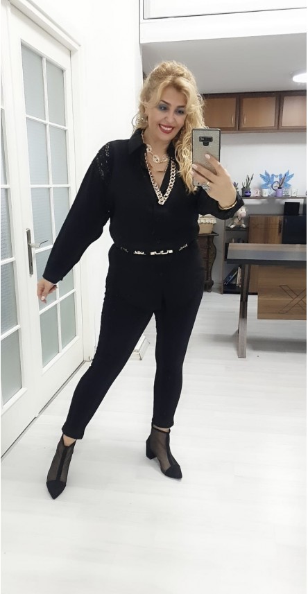 GÜPÜRLÜ SİYAH BLUZ