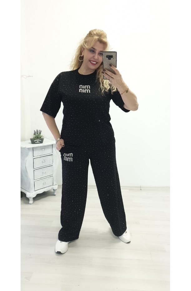 mumi damla taş lacivert